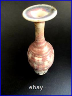 A Mary Rich studio pottery vase 10.5 cm tall