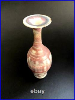 A Mary Rich studio pottery vase 10.5 cm tall