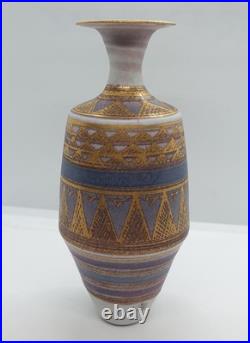 A Mary Rich studio pottery vase 13.5 cm tall (mgC6)