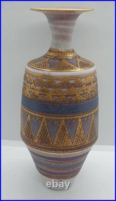 A Mary Rich studio pottery vase 13.5 cm tall (mgC6)