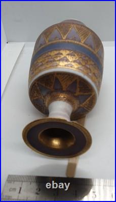 A Mary Rich studio pottery vase 13.5 cm tall (mgC6)