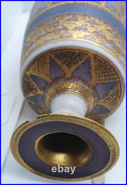 A Mary Rich studio pottery vase 13.5 cm tall (mgC6)