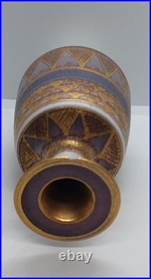 A Mary Rich studio pottery vase 13.5 cm tall (mgC6)