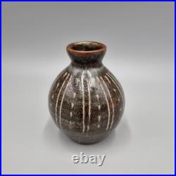 A Studio Pottery Bud / Posy Vase By Lowerdown Pottery David Leach. H-7.5cm, VGC A Studio Pottery Bud / Posy Vase By Lowerdown Pottery David Leach. H-7.5cm, VGC