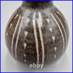 A Studio Pottery Bud / Posy Vase By Lowerdown Pottery David Leach. H-7.5cm, VGC A Studio Pottery Bud / Posy Vase By Lowerdown Pottery David Leach. H-7.5cm, VGC
