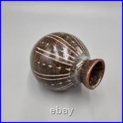 A Studio Pottery Bud / Posy Vase By Lowerdown Pottery David Leach. H-7.5cm, VGC A Studio Pottery Bud / Posy Vase By Lowerdown Pottery David Leach. H-7.5cm, VGC