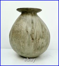 Alan Wallwork. Large pod vase. Hand-built stoneware. 26cm. 1980s. Perfect