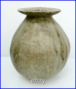 Alan Wallwork. Large pod vase. Hand-built stoneware. 26cm. 1980s. Perfect