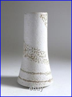 Deirdre Burnett Studio Pottery Stoneware Chimney Vase. 17.5cm