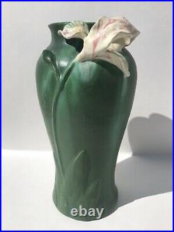 Ephraim Faience Pottery #112 White Iris Vase. Retired 2004. Mint Condition