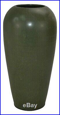 Ephraim Faience Pottery 2005 Leaf Matte Green Sandhill Vase 101
