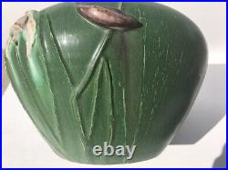 Ephraim Faience Pottery Bleeding Heart Vase. #221 Retired 2004. Mint Condition