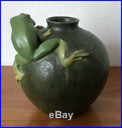 Ephraim Pottery Frogs Life Vase
