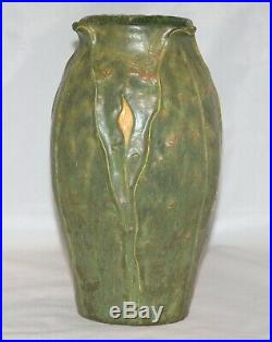Ephraim Pottery Retired Bud Vase