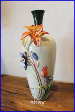 FZ03639 Franz Porcelain 17 Vase Nepenthe Columbiene Tulip floral white orange