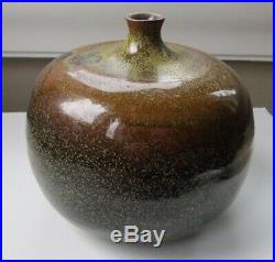 Fine American art pottery vase by Frans Wildenhain speckled multi-colored glaze