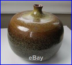 Fine American art pottery vase by Frans Wildenhain speckled multi-colored glaze