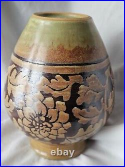 Gorgeous Donald Mills studio pottery vase, celadon glaze, Circa 1950's