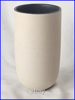 Gorgeous Louise Darby studio pottery porcelain sculptural design vase