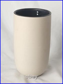 Gorgeous Louise Darby studio pottery porcelain sculptural design vase