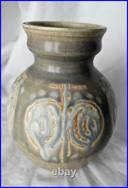 Gorgeous Vera Tollow studio pottery vase, circa mid century modern