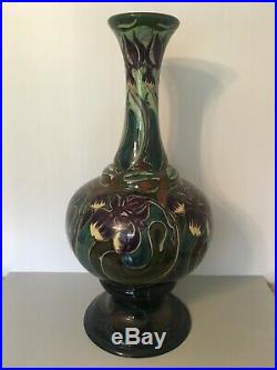 Gouda Vase by Dutch Studio Plateelbakkerij Zuid Holland, Art Nouveau Iris Motif