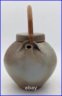Gwyn Hanssen Pigott Studio Pottery Salt Glaze Teapot 20th Century