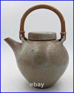 Gwyn Hanssen Pigott Studio Pottery Salt Glaze Teapot 20th Century