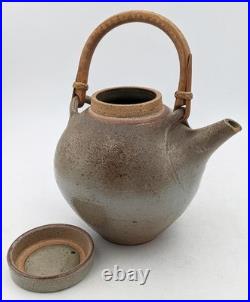Gwyn Hanssen Pigott Studio Pottery Salt Glaze Teapot 20th Century