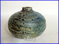 Highly Collectable Rare Derek Davis Signed Studio Pottery Vase