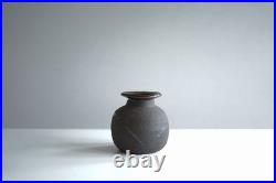 JANET LEACH (1918 1 977) British studio pottery vase with JL and St Ives seals JANET LEACH (1918 1 977) British studio pottery vase with JL and St Ives seals