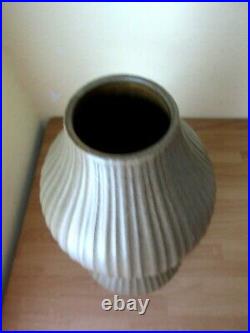 JONATHAN ADLER Studio Pottery Tamarind Relief Vase Floor Mantle 18in Excellent