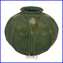 Jemerick Pottery Matte Green Broad Leaf Yellow Bud Bulbous Vase
