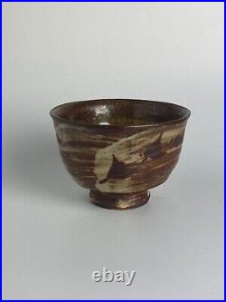 Jim Malone, studio pottery tea bowl Hakeme Iron brush brushwork