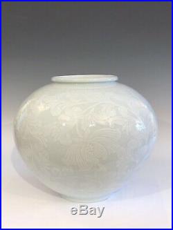 Korean Studio Porcelain Large Moon White Vase Carved Slip