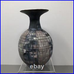 Marianne De TREY Studio Pottery Porcelain Vase 14 cm Flared & decorated #1128 Marianne De TREY Studio Pottery Porcelain Vase 14 cm Flared & decorated #1128