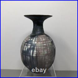 Marianne De TREY Studio Pottery Porcelain Vase 14 cm Flared & decorated #1128 Marianne De TREY Studio Pottery Porcelain Vase 14 cm Flared & decorated #1128