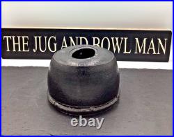 Studio Pottery Dan Kelly (b. 1953) Cylindrical vessel with black glaze Studio Pottery Dan Kelly (b. 1953) Cylindrical vessel with black glaze