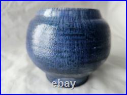 Stunning Harrow Weald studio pottery vase by Ronald Czilinski, Circa 1930's