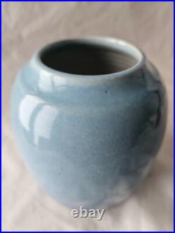 Stunning Harrow Weald studio pottery vase by Ronald Czilinski, Circa 1930's