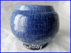 Stunning Harrow Weald studio pottery vase by Ronald Czilinski, Circa 1930's