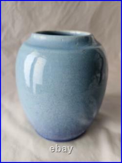 Stunning Harrow Weald studio pottery vase by Ronald Czilinski, Circa 1930's