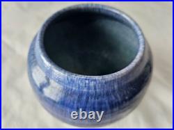 Stunning Harrow Weald studio pottery vase by Ronald Czilinski, Circa 1930's