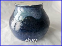 Stunning Harrow Weald studio pottery vase by Ronald Czilinski, Circa 1930's