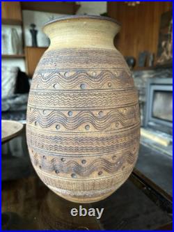 Stunning Large Studio Pottery Vase With Scraffito Decoration By Richard Heeley