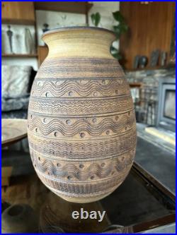 Stunning Large Studio Pottery Vase With Scraffito Decoration By Richard Heeley