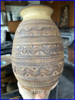 Stunning Large Studio Pottery Vase With Scraffito Decoration By Richard Heeley
