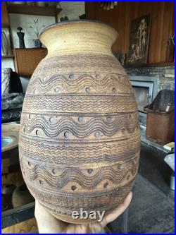 Stunning Large Studio Pottery Vase With Scraffito Decoration By Richard Heeley