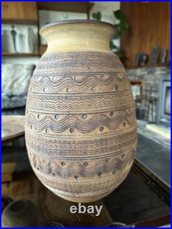 Stunning Large Studio Pottery Vase With Scraffito Decoration By Richard Heeley