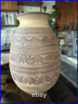 Stunning Large Studio Pottery Vase With Scraffito Decoration By Richard Heeley